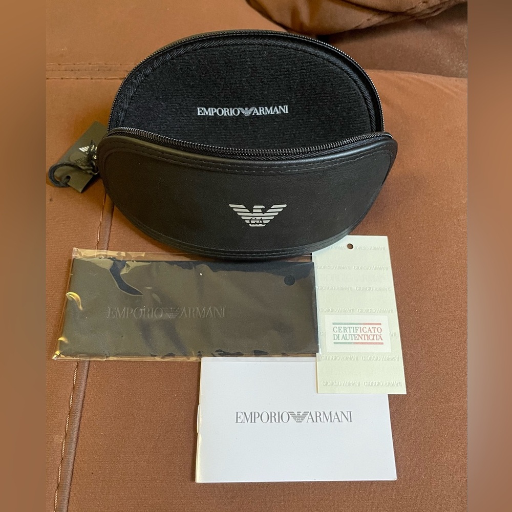 Black Suede Emporio Armani ClamShell Sunglass/ Eyeglass Case 🕶️👓
